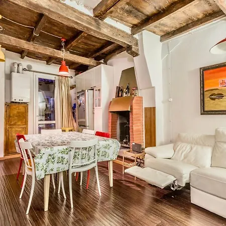 Apartman Queen Of The City *